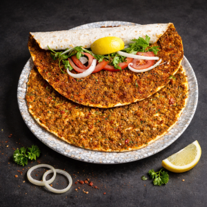 لحم بعجين (حار/غير حار)
